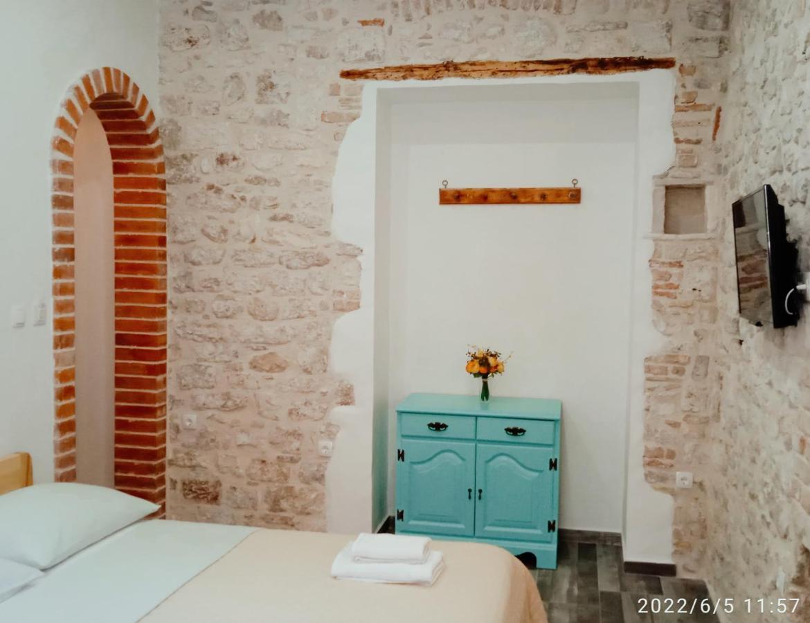 Rooms And Apartments Djanovic Split Exterior photo