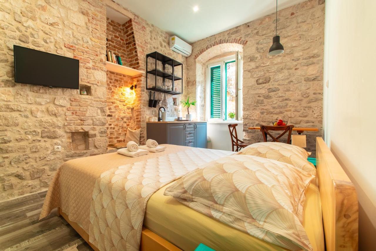 Rooms And Apartments Djanovic Split Exterior photo