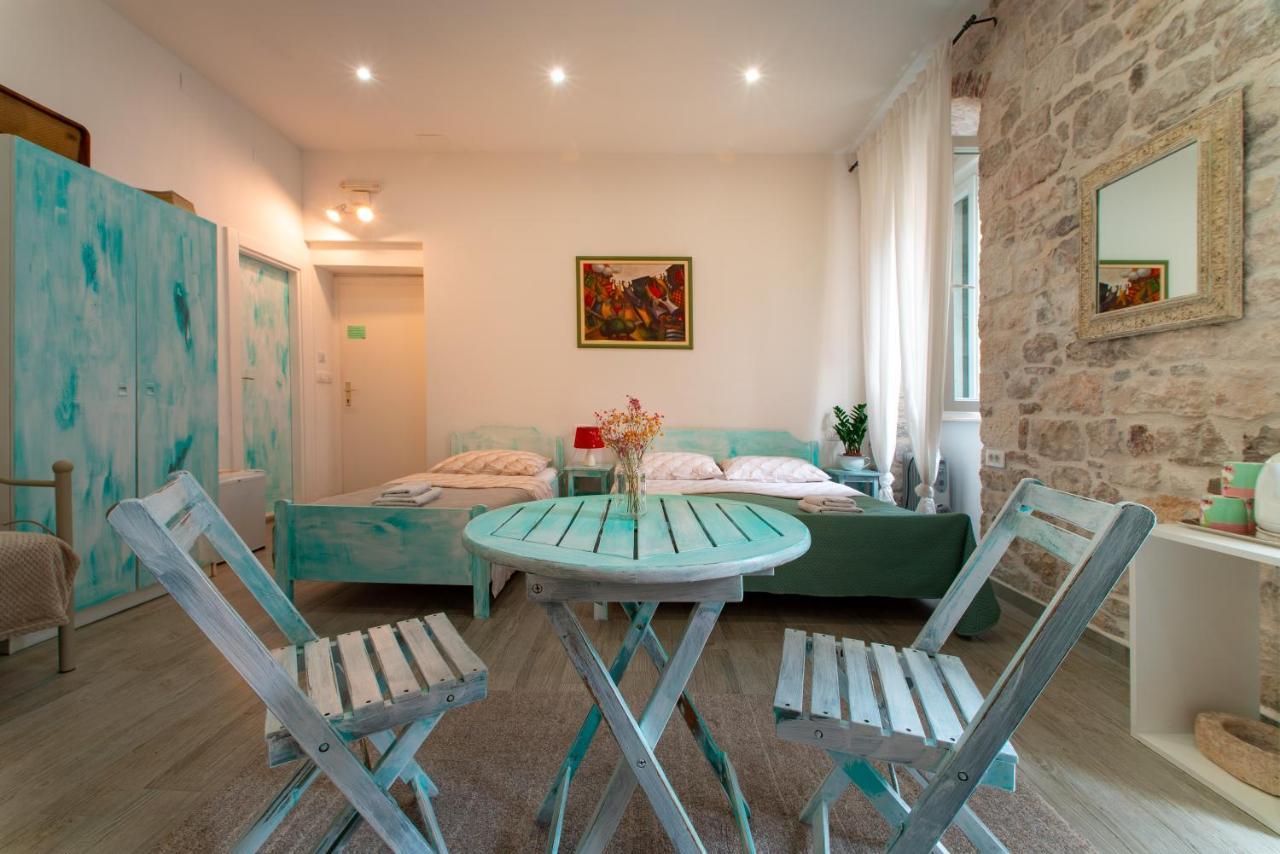 Rooms And Apartments Djanovic Split Exterior photo