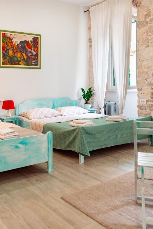 Rooms And Apartments Djanovic Split Exterior photo