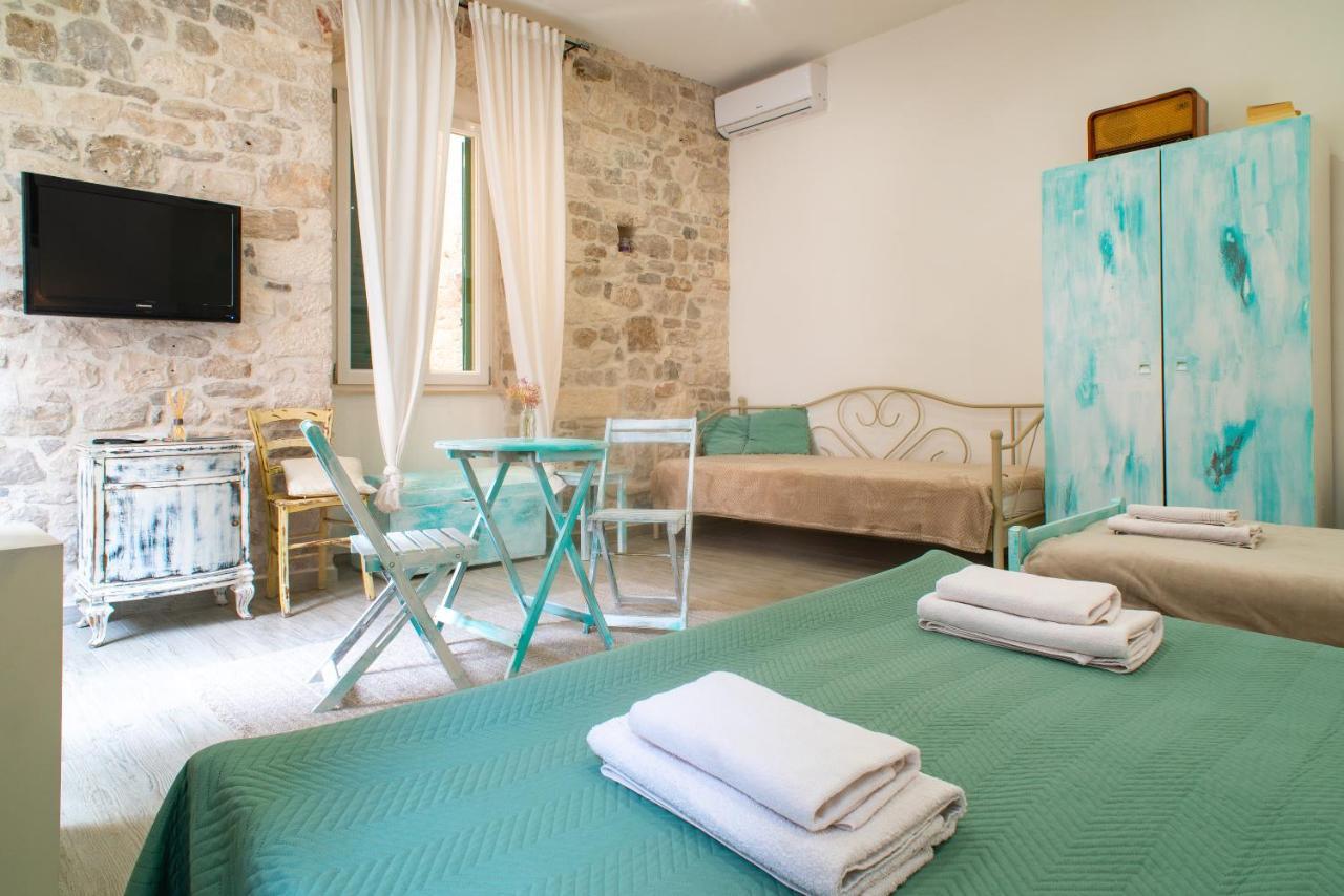 Rooms And Apartments Djanovic Split Exterior photo